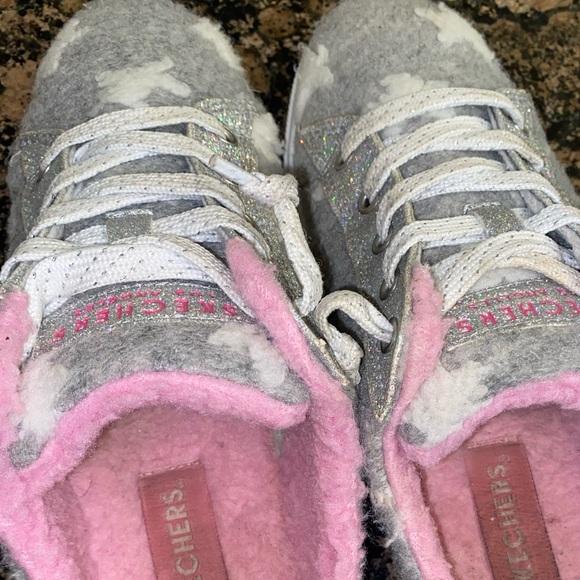 Kids Sketchers Slip Ons Size 4 Girls ! Sparkling ✨ and glittery ! 💗✨ - Picture 12 of 15